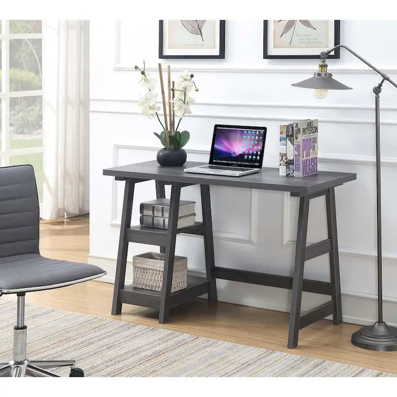 Convenience Concepts Designs2Go Trestle Desk con ripiani