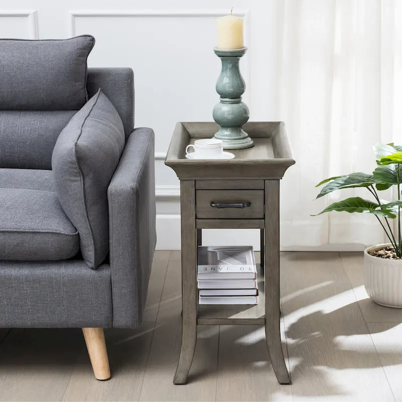 Tavolino laterale tradizionale Leick Home con un cassetto e ripiano in ciliegio