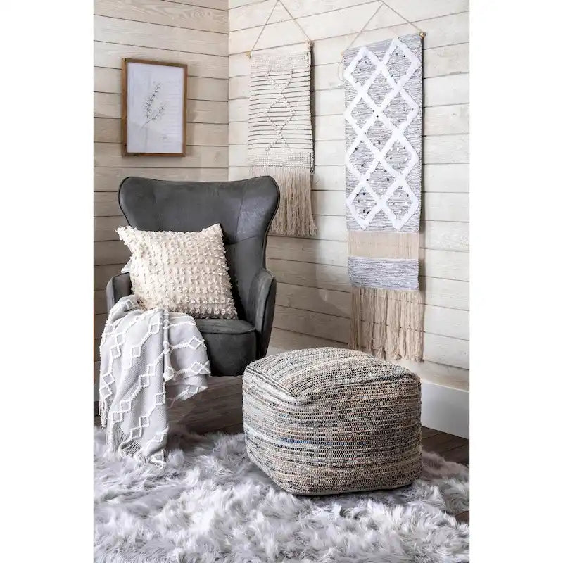 Pouf ottomano casual in denim e iuta lavorato a maglia Nuloom Granada